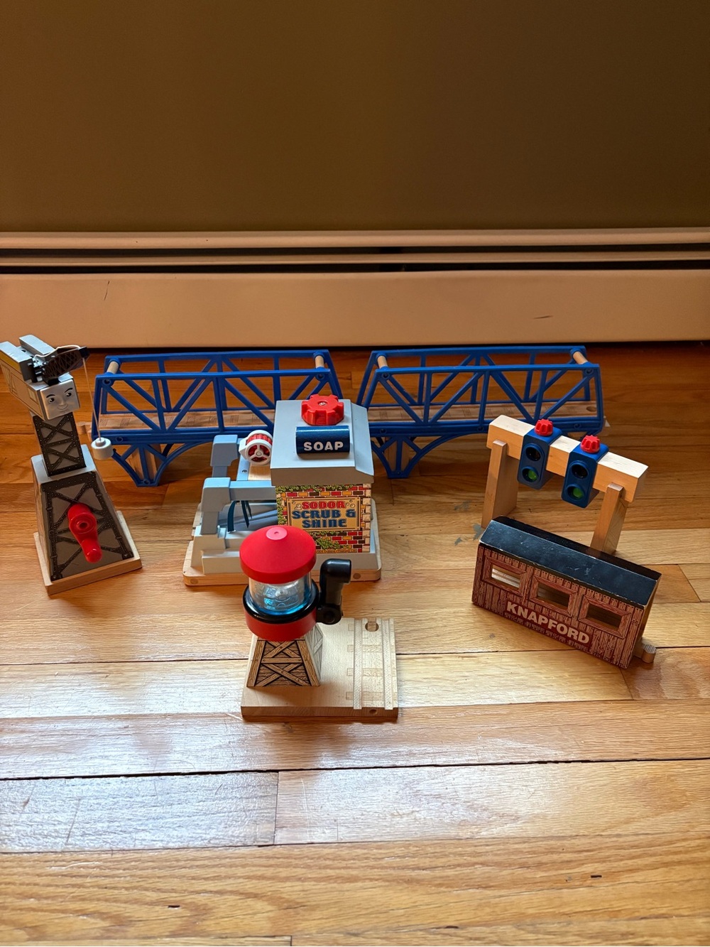 Mattel Wooden Rail Accessory Set - Blue, Red, White, Natural